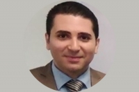 رئيس جامعة بنها يهنئ احمد ازار لاختياره ضمن أفضل 2٪ من الباحثين في العالم