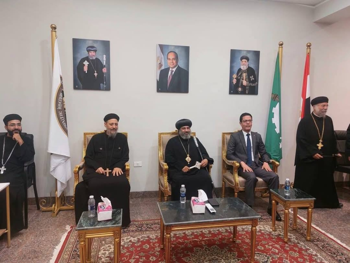 رئيس جامعة بنها يقدم التهنئة للأخوة المسيحيين بعيد القيامة المجيد في كنائس شبرا الخيمة وشبين القناطر وبنها