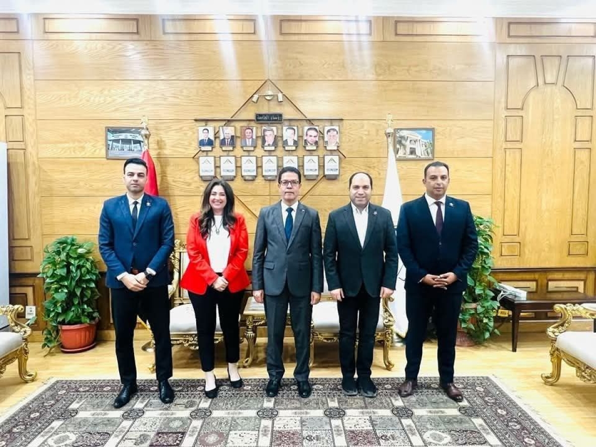 لمناقشة خطة تفعيل بروتوكول التعاون: رئيس جامعة بنها يستقبل وفد تنسيقية شباب الأحزاب والسياسيين