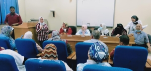 تهنئة معالي عميدة كلية التمريض بنها بتجديد اعتماد الكلية