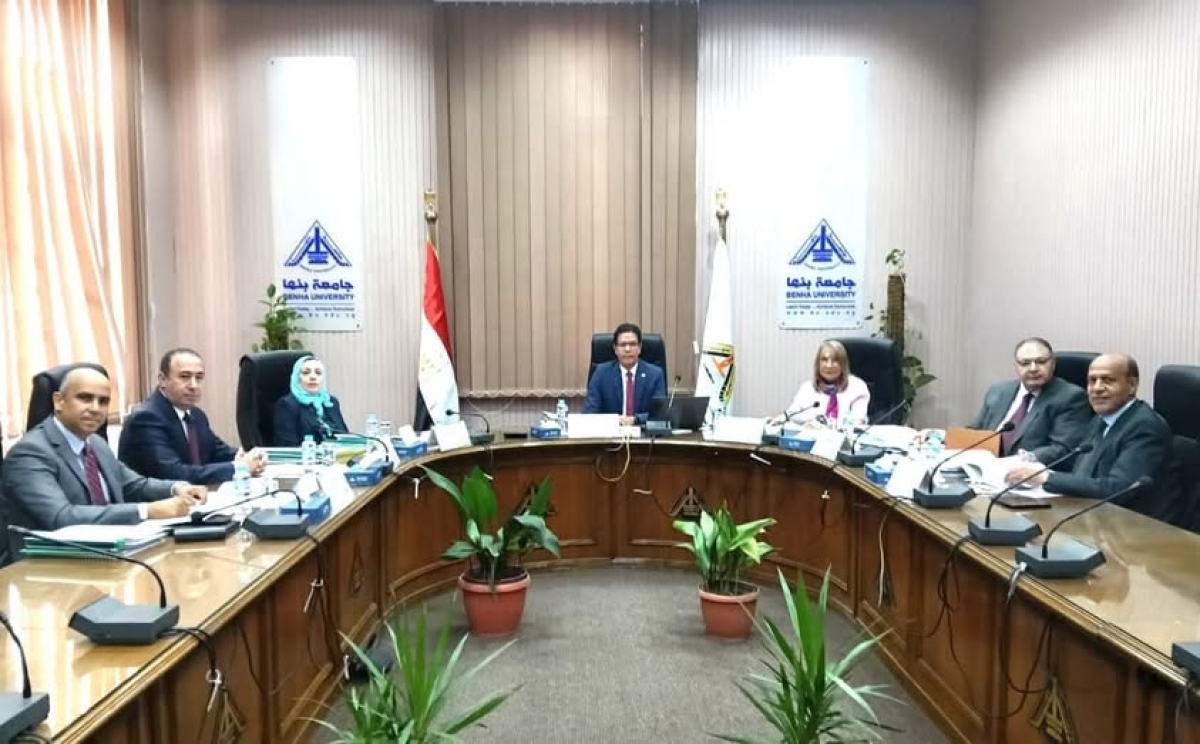 لجنة قيادات جامعة بنها تستقبل المتقدمين للوظائف القيادية