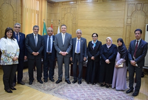 خلال إستقباله وفد جامعة رأس الخيمة: السعيد يشيد بالعلاقات المصرية – الإماراتية