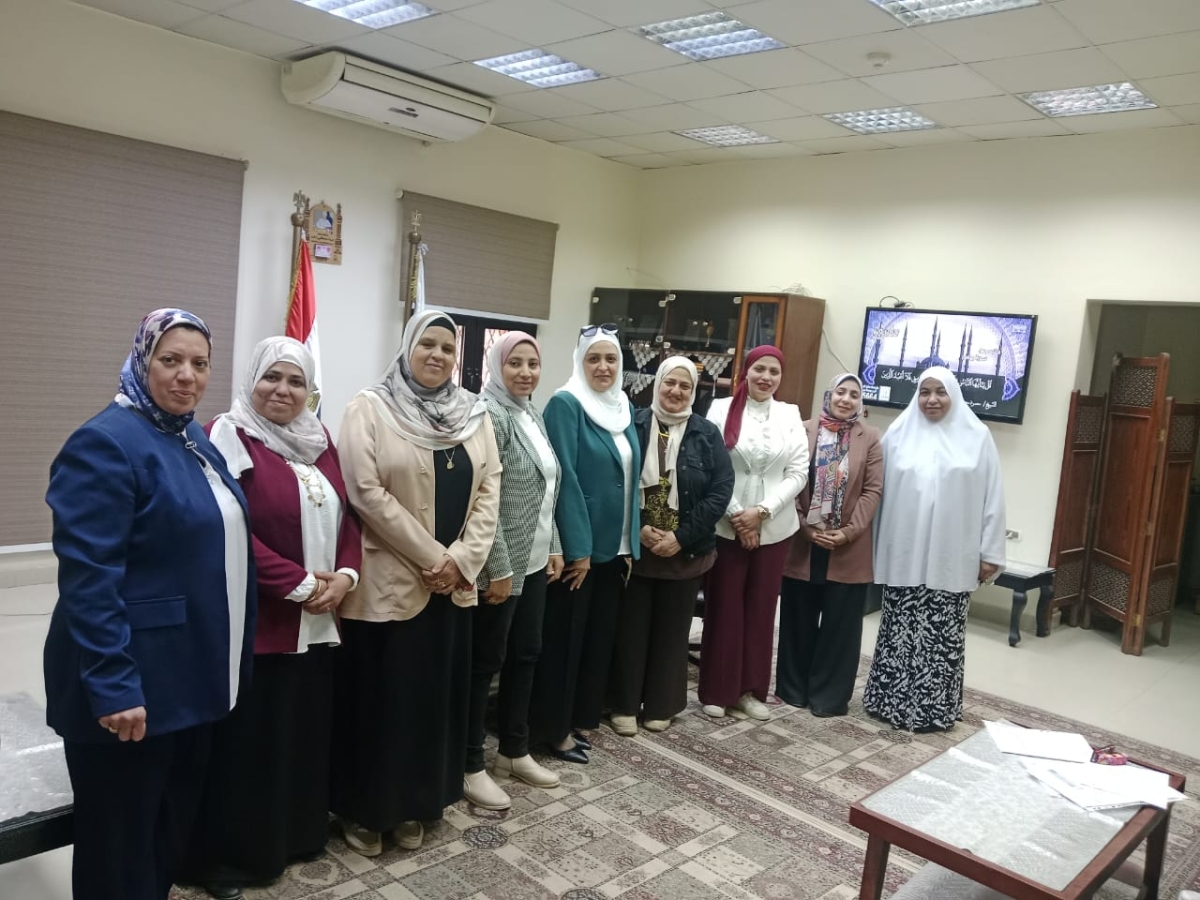 زيارة فريق من الوحدة المركزية للإرشاد الأكاديمى لكلية التمريض جامعة بنها