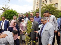 لزراعة 2500 شجرة مثمرة : رئيس جامعة بنها يدشن مبادرة «هنجملها» بكلية التربية